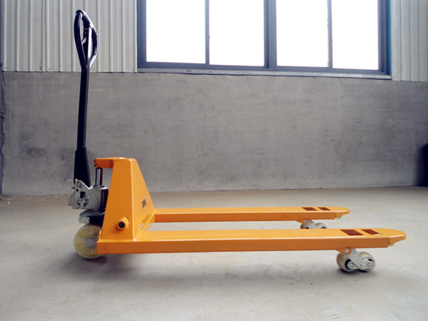 2吨手动液压叉车一站式厂家供应地牛多少钱--168飞艇开奖官网开奖记录查询结果--小型搅拌机|石材夹具|液压堆高车|手动叉车