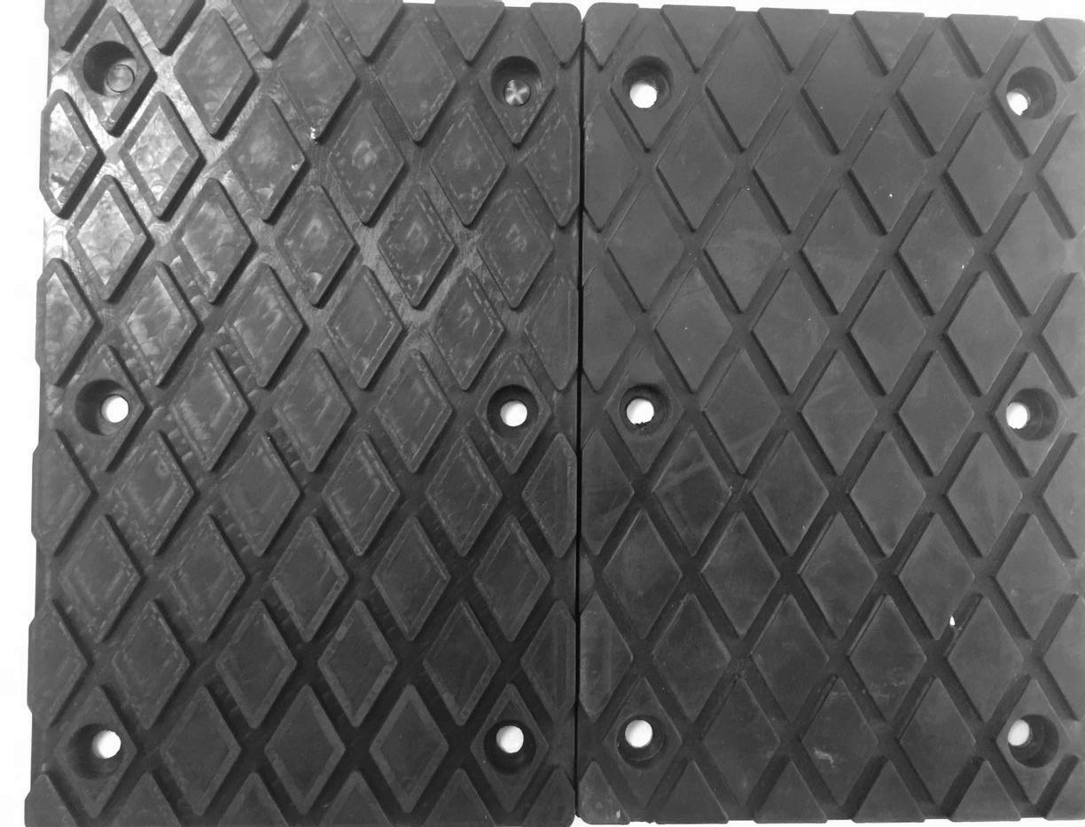 石材吊夹具配备橡胶夹皮实物照片--168飞艇开奖官网开奖记录查询结果--小型搅拌机|石材夹具|液压堆高车|手动叉车