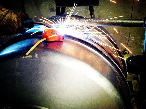 小型搅拌机外部焊接技术,保证无缝焊接--168飞艇开奖官网开奖记录查询结果--小型搅拌机|石材夹具|液压堆高车|手动叉车