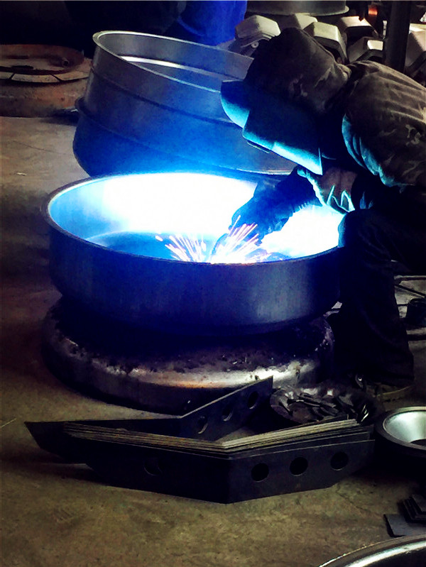 220v移动式小型搅拌机焊接展示--168飞艇开奖官网开奖记录查询结果--小型搅拌机|石材夹具|液压堆高车|手动叉车