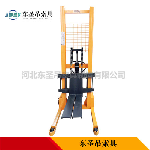 手动宽支腿液压堆高车展示--168飞艇开奖官网开奖记录查询结果--小型搅拌机|石材夹具|液压堆高车|手动叉车