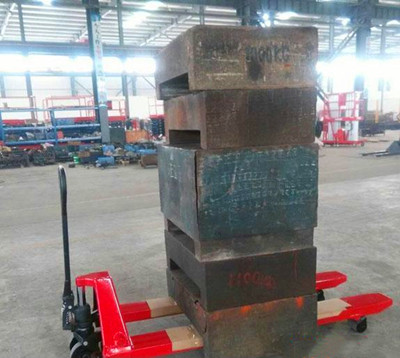 手动液压叉车使用图片--168飞艇开奖官网开奖记录查询结果--手动叉车|液压堆高车|石材夹具|小型搅拌机