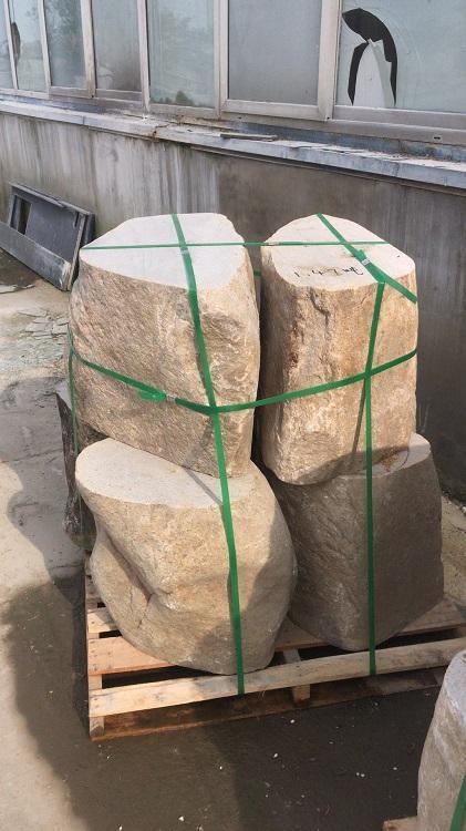 2吨液压堆高车需要搬运的石凳子--168飞艇开奖官网开奖记录查询结果--液压堆高车|手动叉车|小型搅拌机|石材夹具